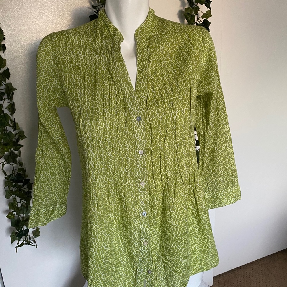 Rock flower paper green button down, size S